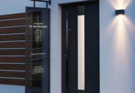 Vordach Modell 2200 mit LED Beleuchtung im Seitenteil