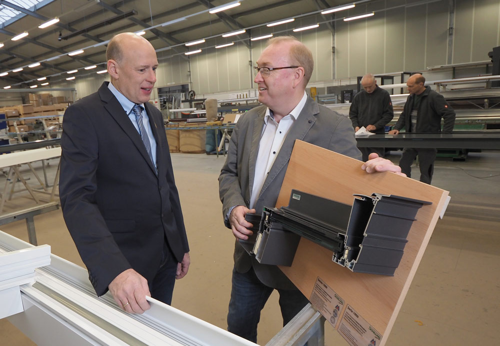 Bürgermeister Adams mit Ralf Schmidt